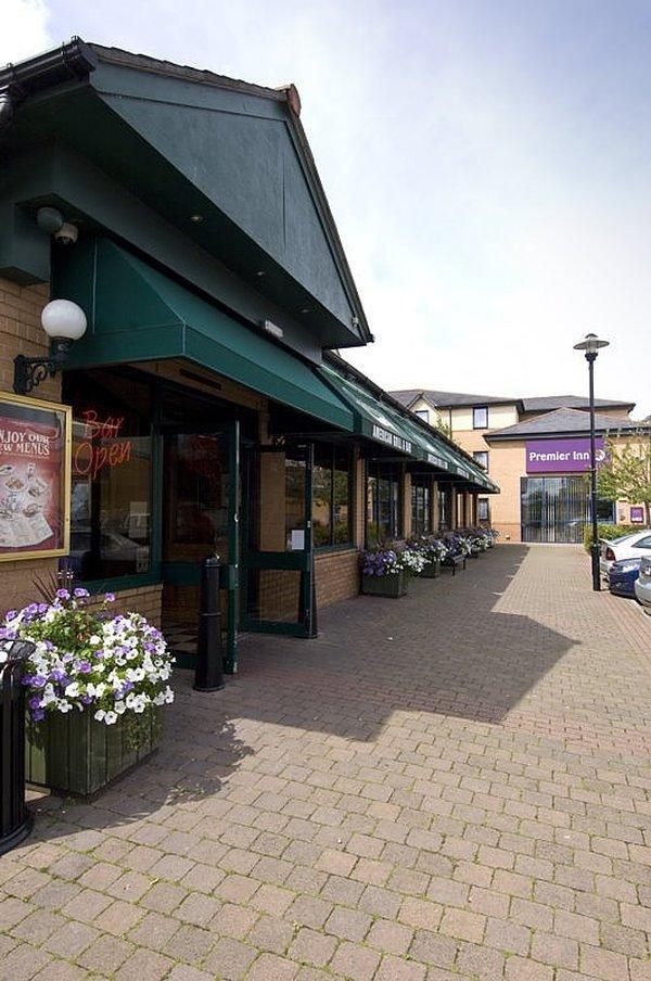 Premier Inn Bristol Filton Екстериор снимка
