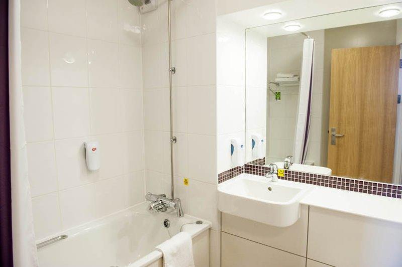 Premier Inn Bristol Filton Екстериор снимка